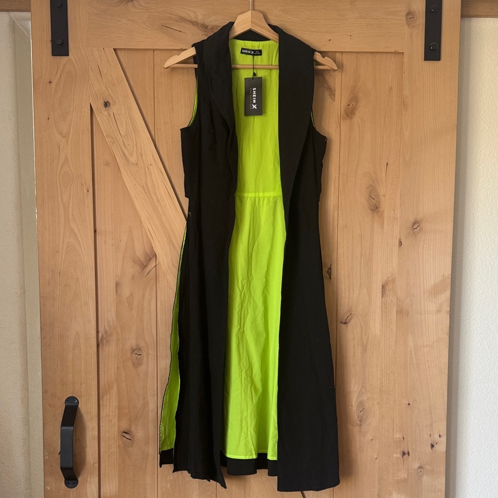 Elegant Black and Green Women's Dress